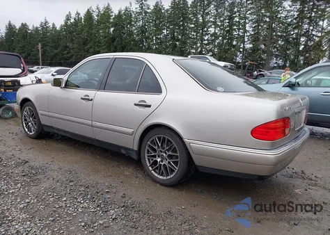 1999 Mercedes-Benz E 430 z USA, uszkodzony, nr VIN WDBJF70H7XA763198